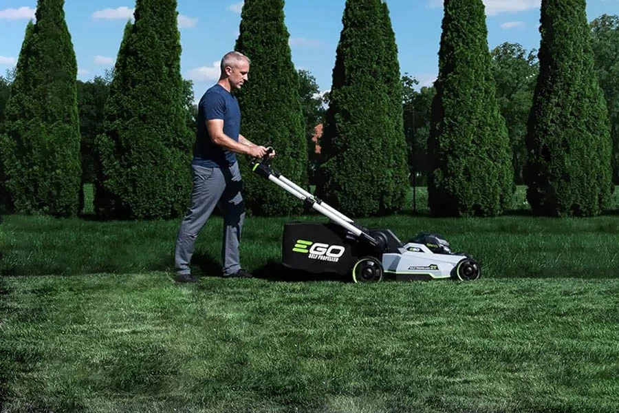 battery powered self propelled lawn mowers